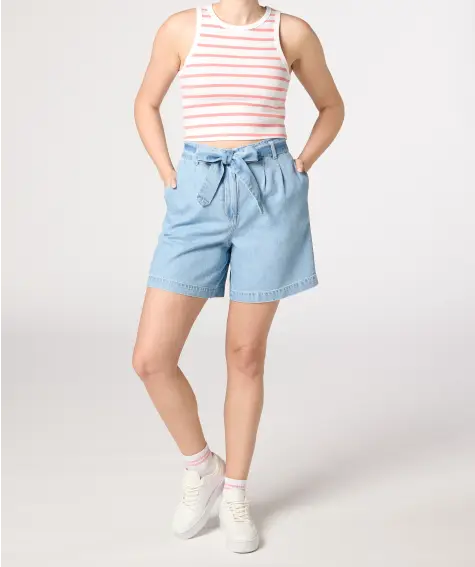 Jeans-Shorts mit Stoffgürtel