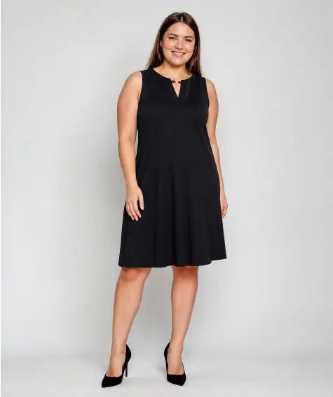 Kleid mit Perlen