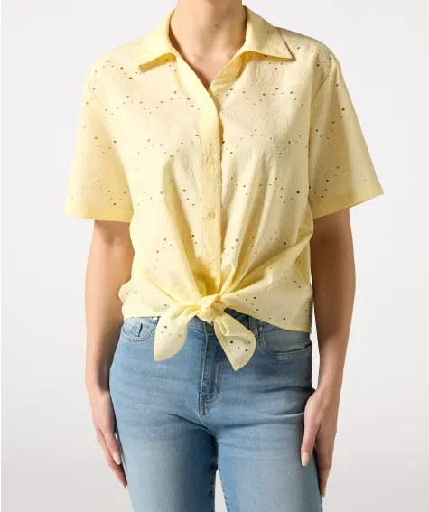 Bluse mit Stickereien