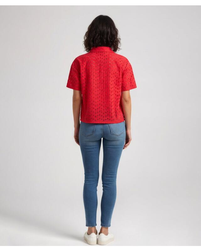 بلوزة بدانتيل مثقب للنساء، أحمر (KiK Bluse mit Lochspitze (rot)) — KiK, منتج ألماني أصلي في المغرب