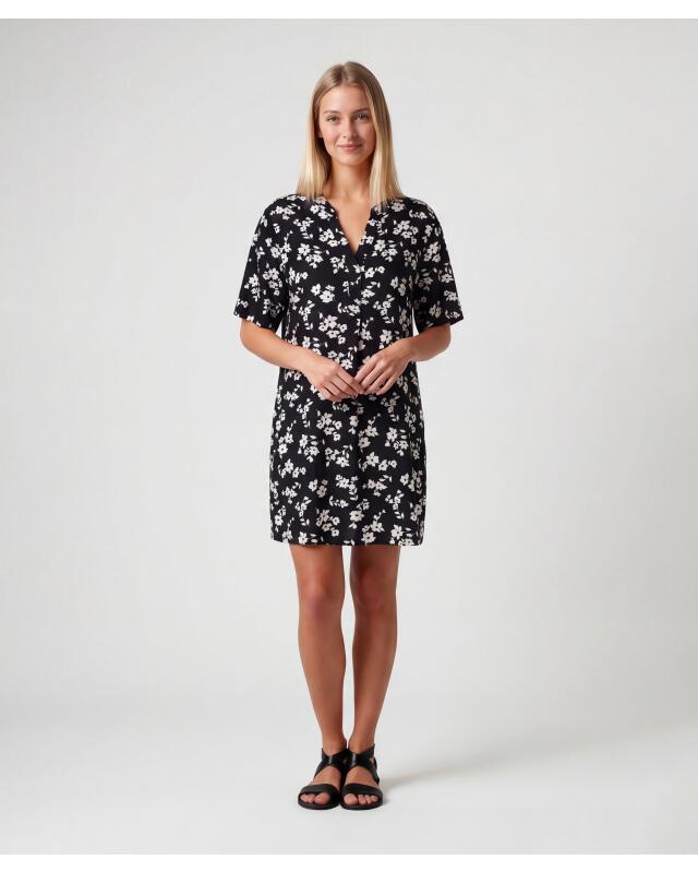 Robe tunique en viscose femme, noir/blanc (KiK Tunikakleid aus Viskose (schwarz/weiß)) — KiK, produit allemand authentique au Maroc