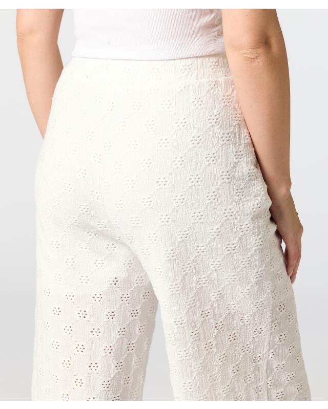 Culottes with broderie anglaise for women, white (KiK Culotte mit Lochstickereien (weiß)) — KiK, authentic German product in Morocco