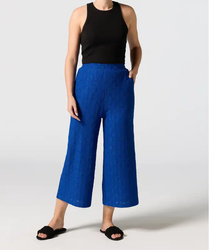 Culottes met oogjesborduursel