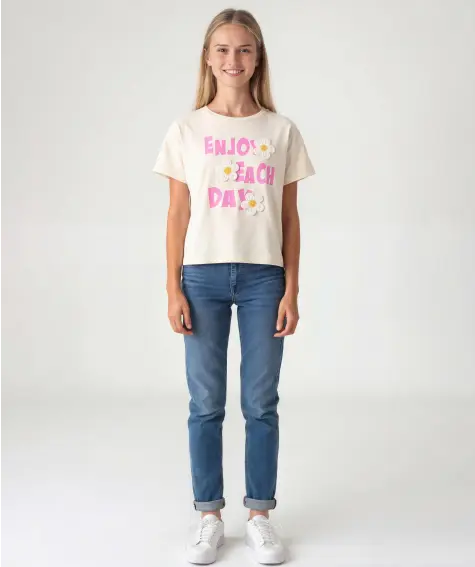 T-Shirt mit Häkelblumen