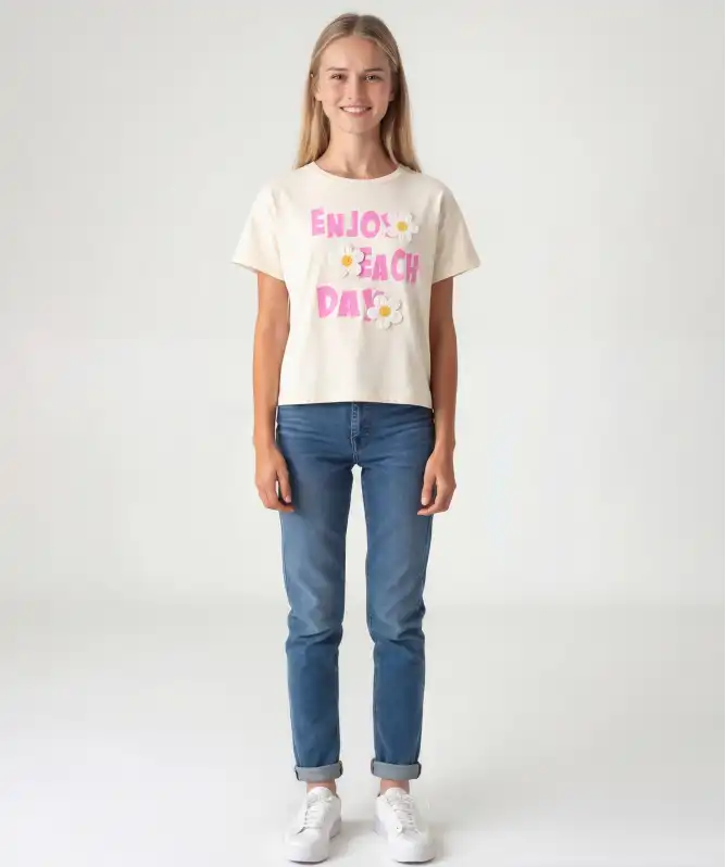 T-Shirt mit Häkelblumen