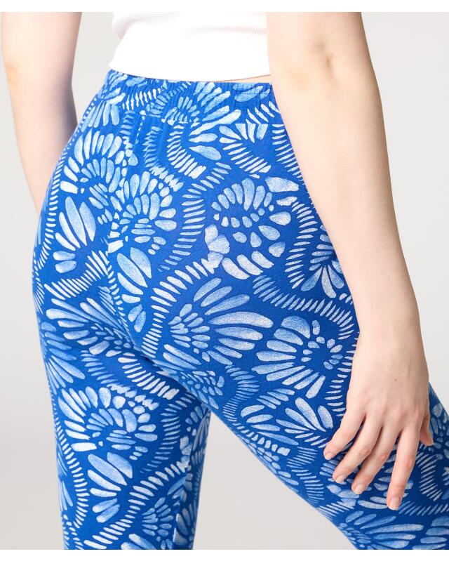 Capri-length trousers for women, blue printed (KiK Blaue Hose in Caprilänge (blau bedruckt)) — KiK, authentic German product in Morocco