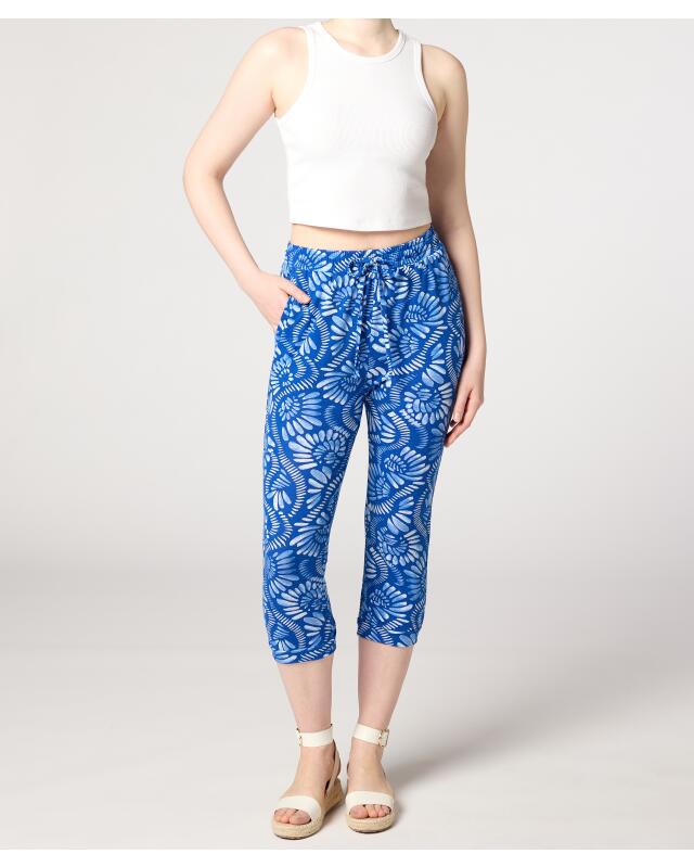 Capri-length trousers for women, blue printed (KiK Blaue Hose in Caprilänge (blau bedruckt)) — KiK, authentic German product in Morocco