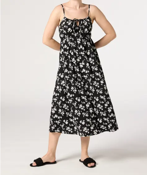 Schwarzes Kleid mit Blumen