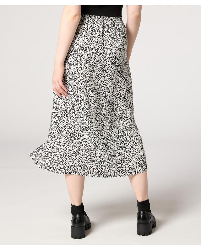 Midi skirt with long slit for women, black printed (KiK Midirock mit langem Schlitz (schwarz bedruckt)) — KiK, authentic German product in Morocco