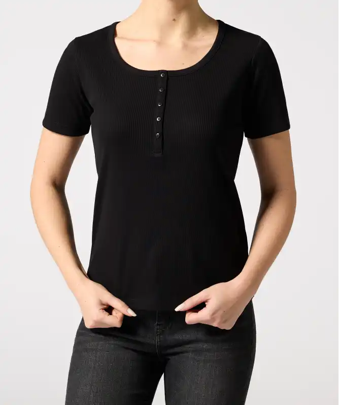 T-shirt met knoopsluiting