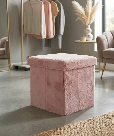 Sitzhocker mit Aufbewahrungsfunktion