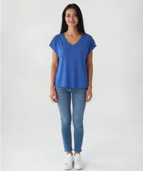 T-Shirt mit Häkelspitze