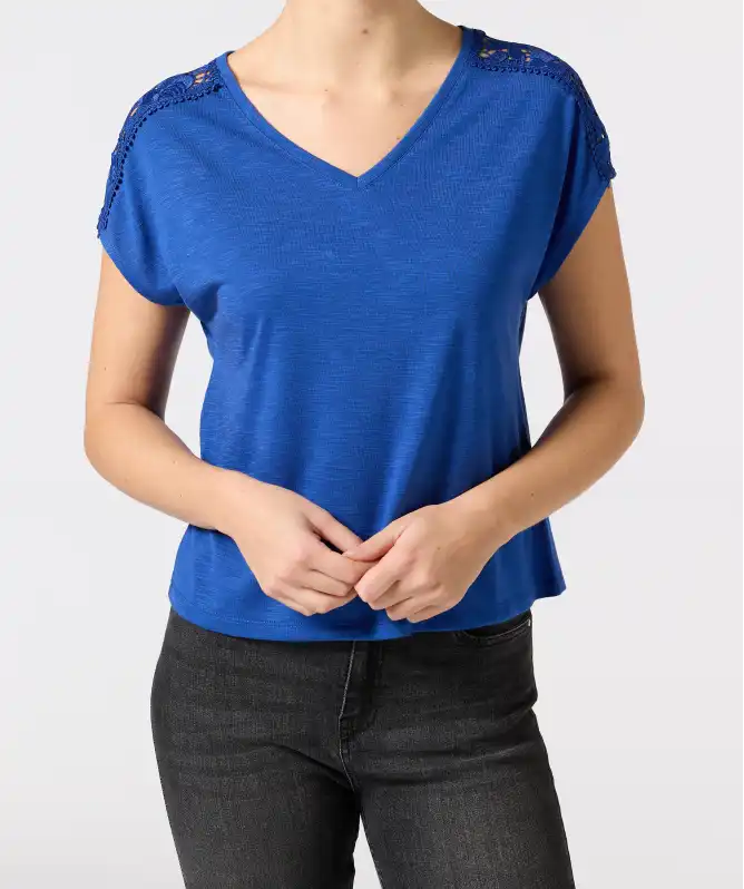 Tričko s háčkovanou krajkou