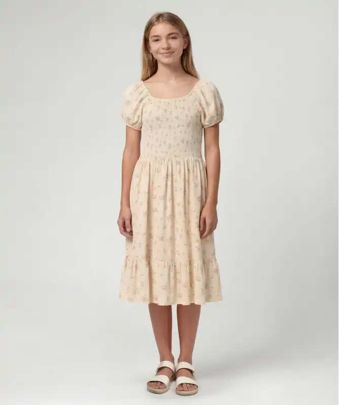 Kleid mit Smok-Effekt