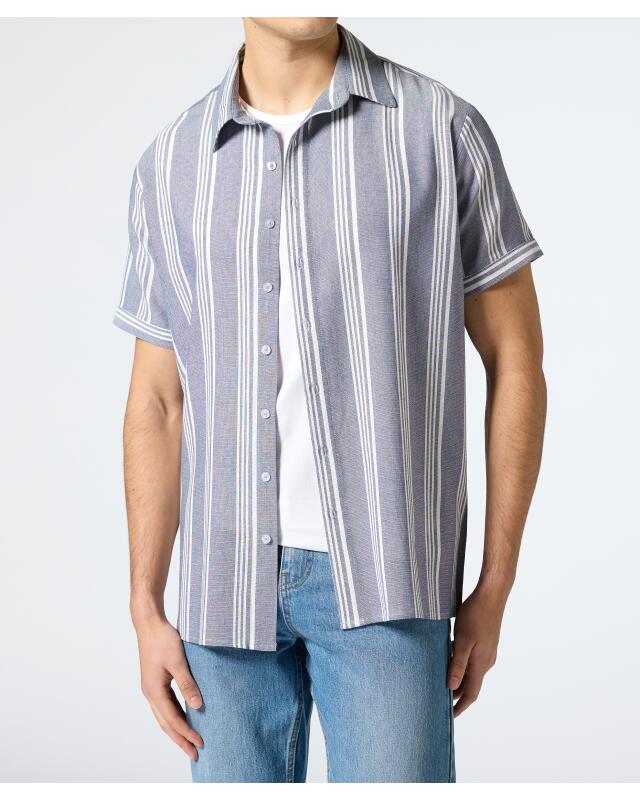 Linen-blend shirt for men, blue/white (KiK Hemd mit Leinenanteil (blau/weiß)) — KiK, authentic German product in Morocco