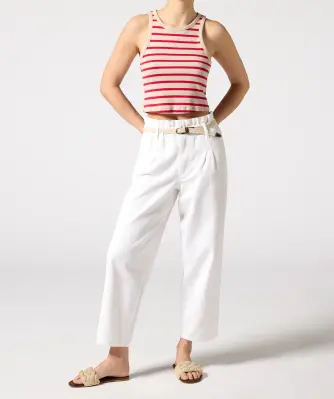 Weiße Twillhose mit Gürtel