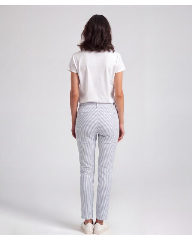 سروال قطني بحزام قماشي للنساء، أزرق مخطط (KiK Baumwollhose mit Stoffgürtel (blau gestreift)) — KiK, منتج ألماني أصلي في المغرب