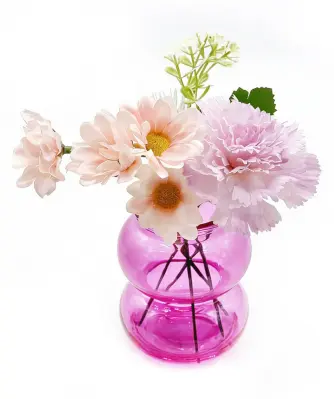 Kunstlentebloemen in vaas