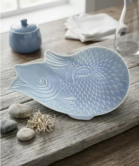 Dekotablett in dekorativer Fischform