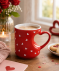 Tasse mit Herzen rot