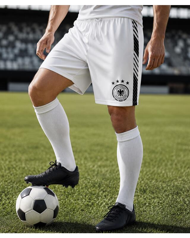 Short de sport football Allemagne homme, blanc (KiK Fußball Sport-Shorts Deutschland (weiß)) — KiK, produit allemand authentique au Maroc