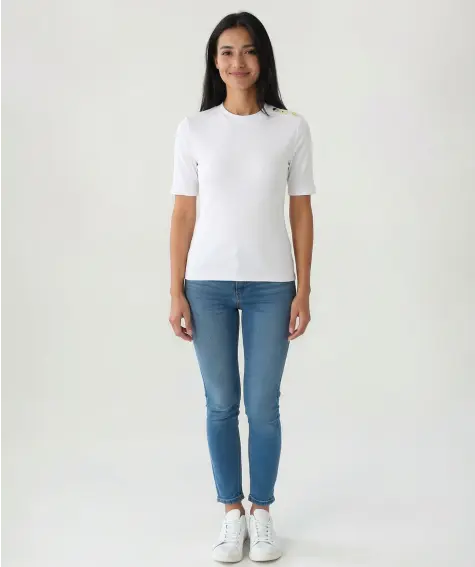 T-Shirt mit Zierknöpfen