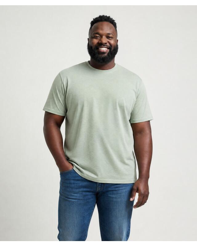 Plain T-shirt for men, light khaki (KiK Schlichtes T-Shirt (hellkhaki)) — KiK, authentic German product in Morocco
