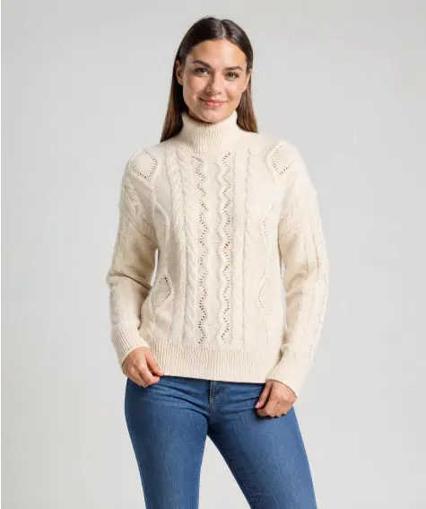 Strickpullover mit Flechtmuster
