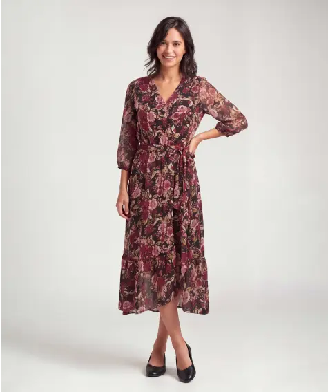 Dunkles Blumenkleid
