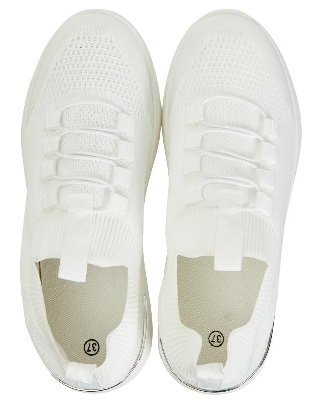 Baskets slip-on effet maille femme, blanc (KiK Slip-ons in Netzoptik (weiß)) — KiK, produit allemand authentique au Maroc