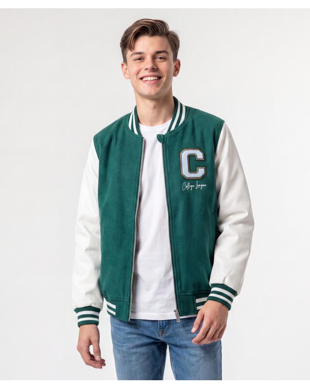 جاكيت جامعي بأكمام متباينة اللون للأولاد، أخضر (KiK Collegejacke mit Kontrastärmeln (grün)) — KiK, منتج ألماني أصلي في المغرب