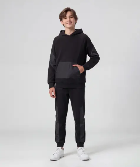 Sweater + joggingbroek in het zwart