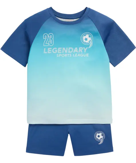 Sport-Shirt und Sport-Shorts