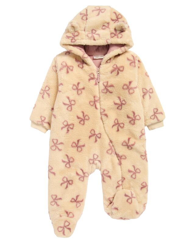 بدلة ناعمة بنقشة الفيونكات لحديثي الولادة للرضيعة، إكرو (KiK Newborn Kuschelanzug Schleifen (naturfarben)) — KiK, منتج ألماني أصلي في المغرب