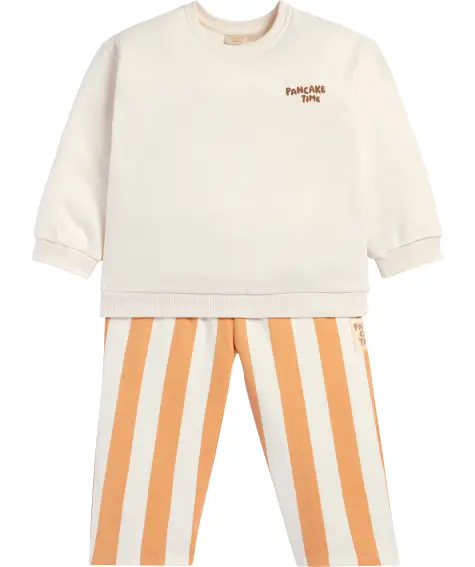 Sweatshirt + Hose Pancakes