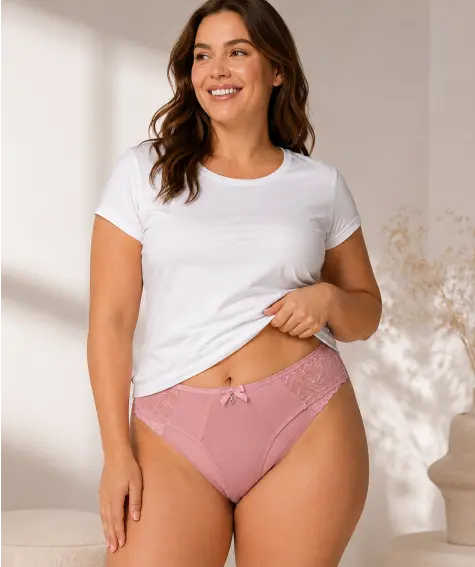 Slip mit Spitzenrändern