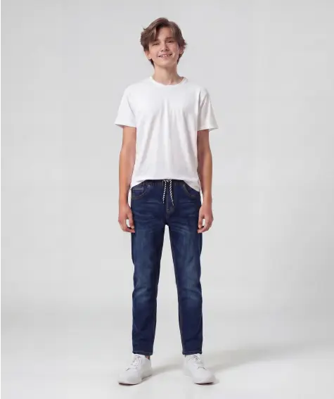 Dunkle Jeans
