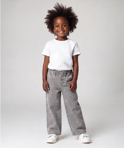 Jeans mit Schleifenstickereien
