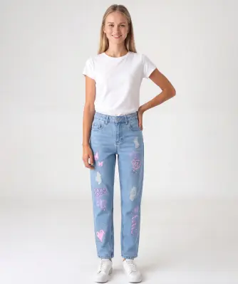Jeans mit Destroyed-Effekten