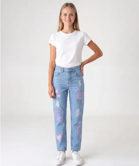 Jeans mit Destroyed-Effekten