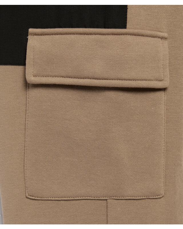 سروال رياضي بجيوب كارغو للأولاد، بني ناعم (KiK Jogginghose mit Cargotaschen (softbraun)) — KiK, منتج ألماني أصلي في المغرب