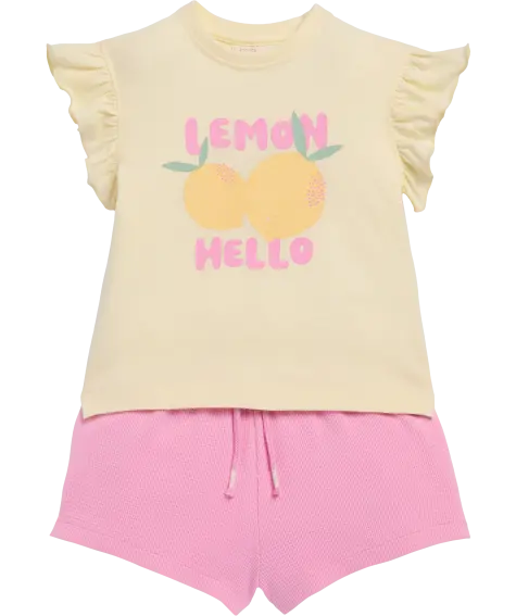 T-Shirt + Shorts