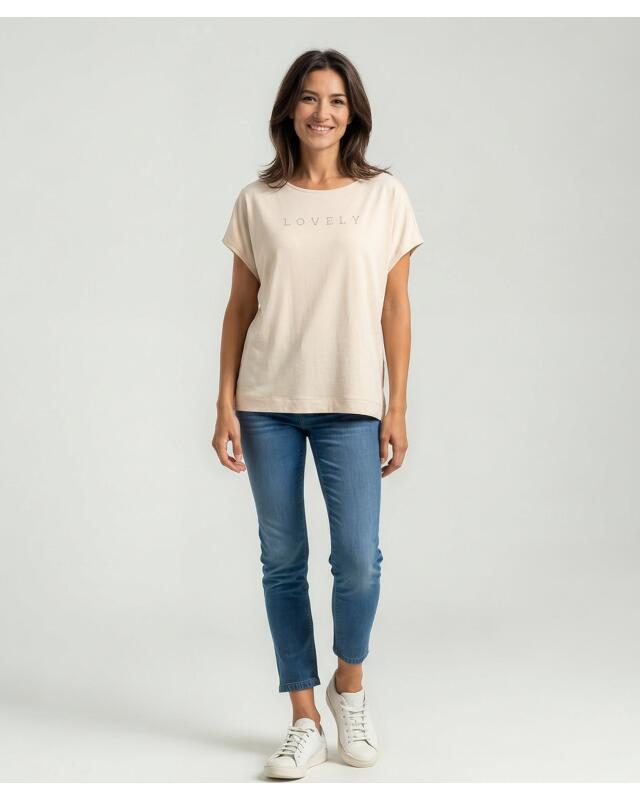 تيشيرت بكتابة من حجر الراين للنساء، كريمي (KiK Shirt mit Schriftzug aus Steinchen (creme)) — KiK, منتج ألماني أصلي في المغرب