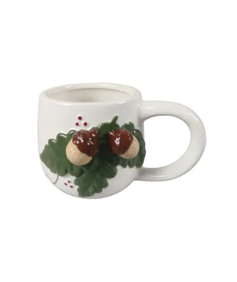 Tasse mit Eicheln