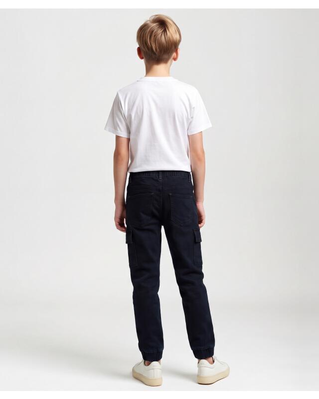 Jean cargo garçon, jean foncé (KiK Dunkle Cargo-Jeans (jeansblau dunkel)) — KiK, produit allemand authentique au Maroc