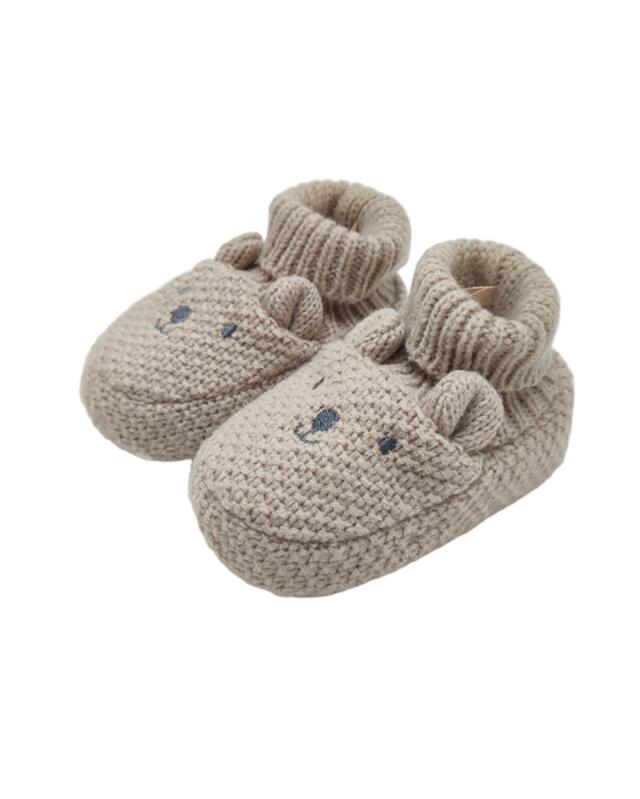 Chaussons bébé en tricot garçon, marron clair chiné (KiK Gestrickte Babyschuhe (hellbraun melange)) — KiK, produit allemand authentique au Maroc
