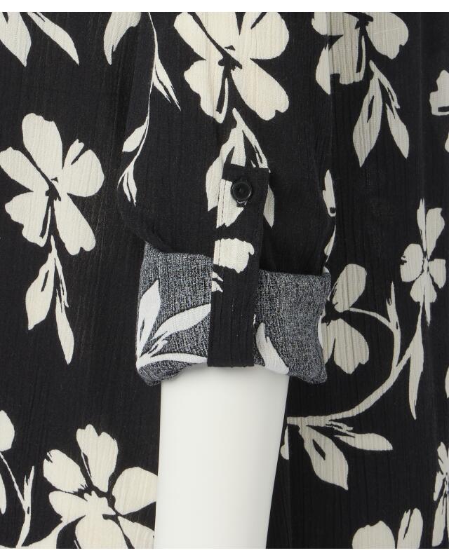 Floral longline blouse for women, black printed (KiK Longbluse mit Blumen (schwarz bedruckt)) — KiK, authentic German product in Morocco