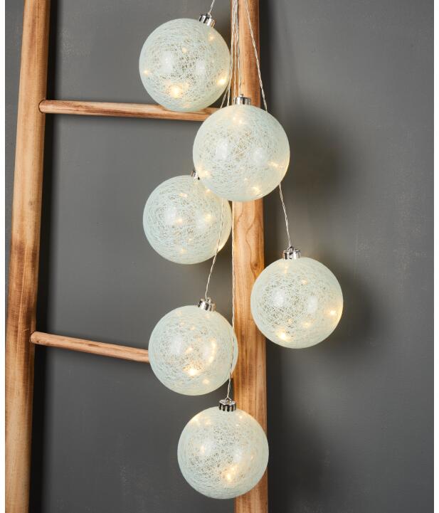 LED-Lichterkette, Baumwollkugeln (Art. 1095764)  KiK Onlineshop