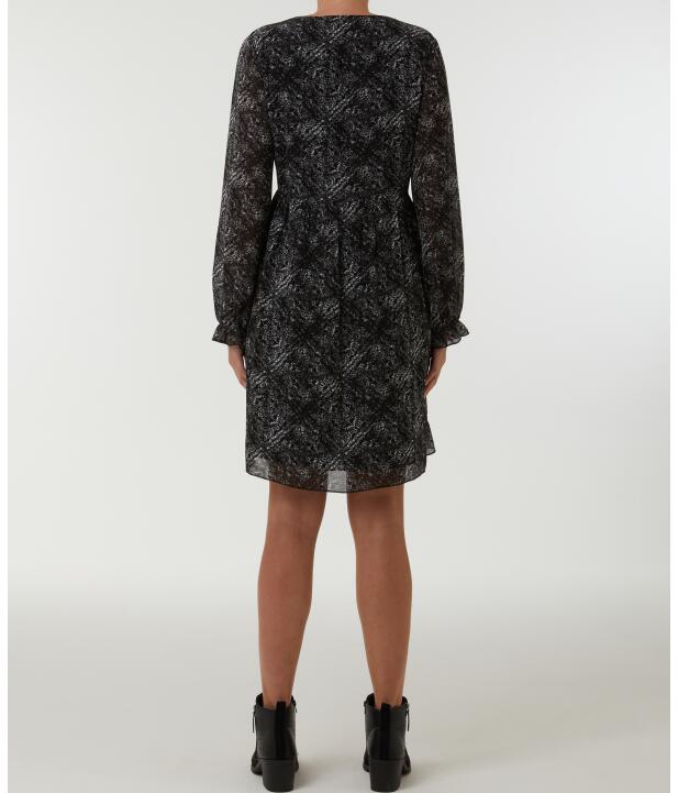 midikleid-unterlegt-schwarz-weiss-k_S1158193_prod_1020_02_EP_985.jpg